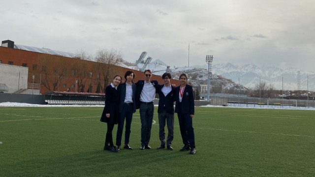 Ученики Haileybury Almaty создали сайт OhMyEcon, посвященный экономике.