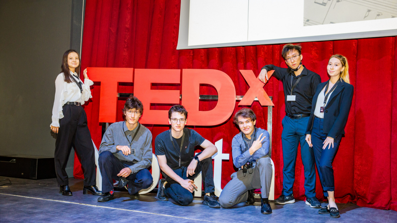 HaileyburyAstana мектебі оқушыларының TEDxYouth@HaileyburyAstana іс-шарасындағы сөйлеген сөздері